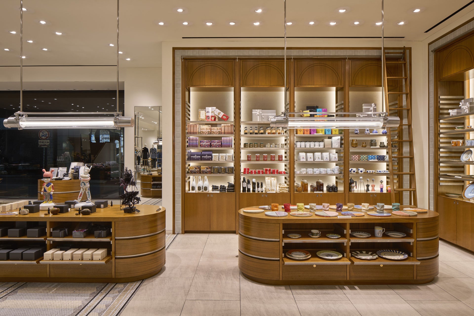 バーニーズニューヨーク銀座本店 1・2階リニューアル